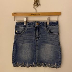 **BUNDLE SALE**4/$15 
Cat & Jack Girls jean skirt with detailed hem